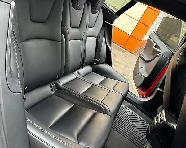 Красный Тесла Модель С, объемом двигателя 0 л и пробегом 163 тыс. км за 22000 $, фото 22 на Automoto.ua
