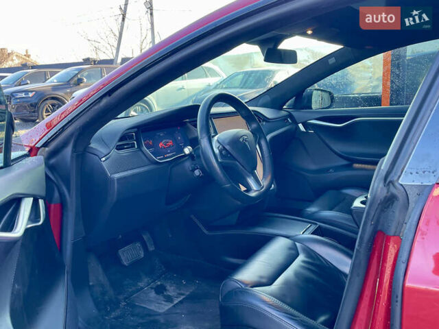 Красный Тесла Модель С, объемом двигателя 0 л и пробегом 87 тыс. км за 16350 $, фото 31 на Automoto.ua