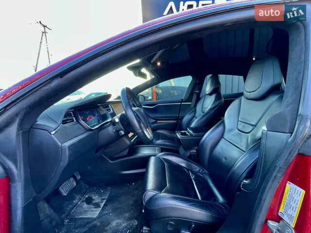 Красный Тесла Модель С, объемом двигателя 0 л и пробегом 87 тыс. км за 16350 $, фото 34 на Automoto.ua