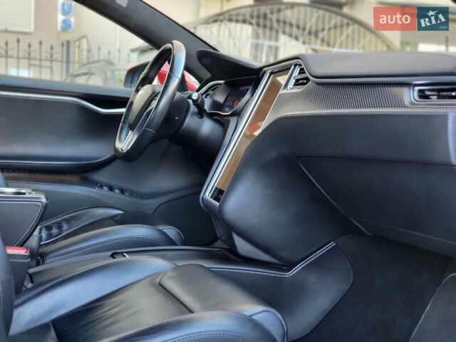 Червоний Тесла Модель С, об'ємом двигуна 0 л та пробігом 160 тис. км за 16700 $, фото 9 на Automoto.ua