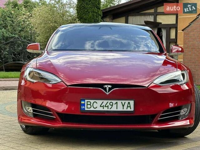 Красный Тесла Модель С, объемом двигателя 0 л и пробегом 56 тыс. км за 23500 $, фото 7 на Automoto.ua