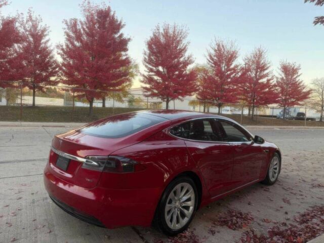 Червоний Тесла Модель С, об'ємом двигуна 0 л та пробігом 70 тис. км за 5900 $, фото 6 на Automoto.ua