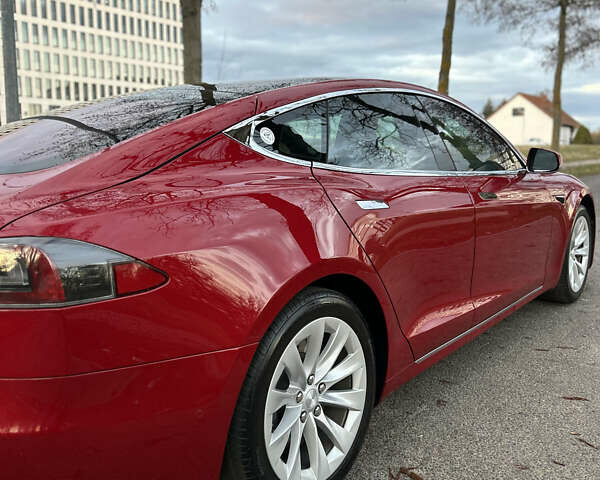 Красный Тесла Модель С, объемом двигателя 0 л и пробегом 115 тыс. км за 18999 $, фото 5 на Automoto.ua