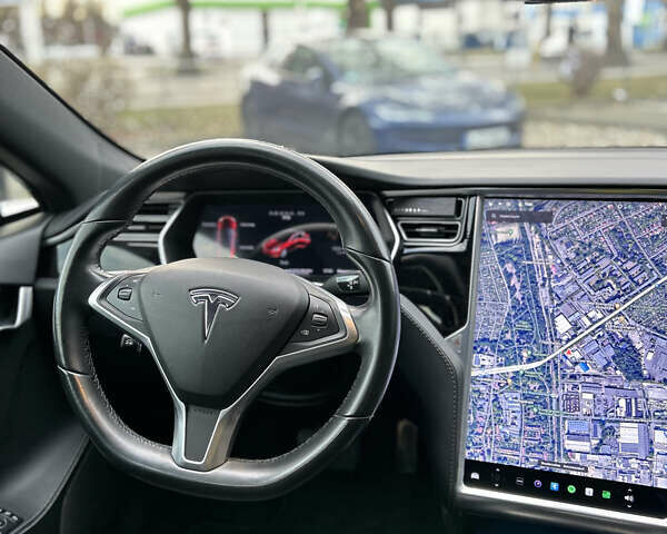 Красный Тесла Модель С, объемом двигателя 0 л и пробегом 115 тыс. км за 18999 $, фото 12 на Automoto.ua