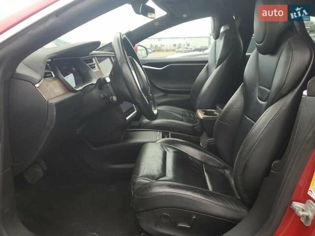 Красный Тесла Модель С, объемом двигателя 0 л и пробегом 125 тыс. км за 6800 $, фото 6 на Automoto.ua