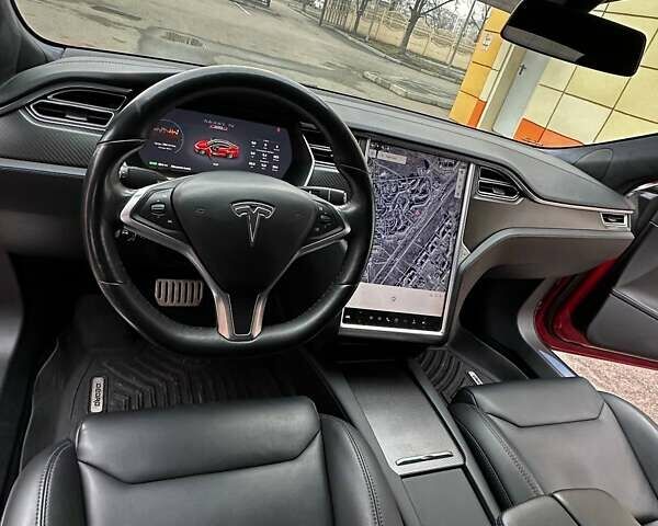 Красный Тесла Модель С, объемом двигателя 0 л и пробегом 163 тыс. км за 22000 $, фото 20 на Automoto.ua