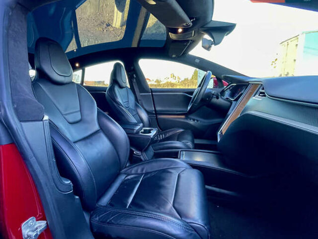 Красный Тесла Модель С, объемом двигателя 0 л и пробегом 87 тыс. км за 16350 $, фото 43 на Automoto.ua