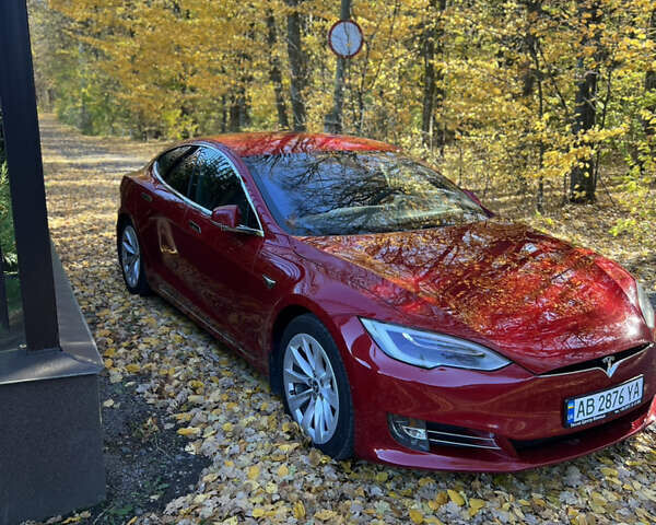 Красный Тесла Модель С, объемом двигателя 0 л и пробегом 94 тыс. км за 17900 $, фото 2 на Automoto.ua
