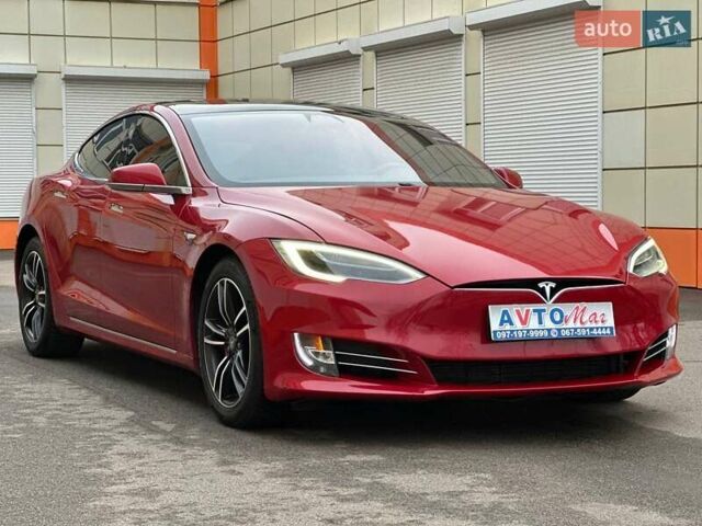 Красный Тесла Модель С, объемом двигателя 0 л и пробегом 163 тыс. км за 22000 $, фото 2 на Automoto.ua