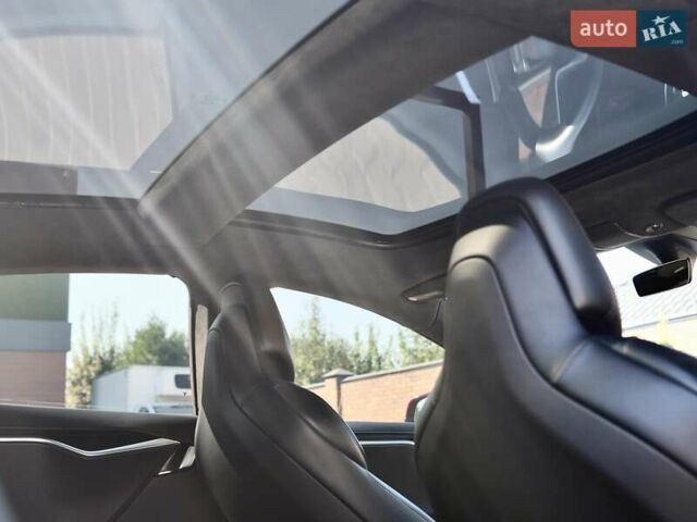 Червоний Тесла Модель С, об'ємом двигуна 0 л та пробігом 153 тис. км за 29999 $, фото 3 на Automoto.ua