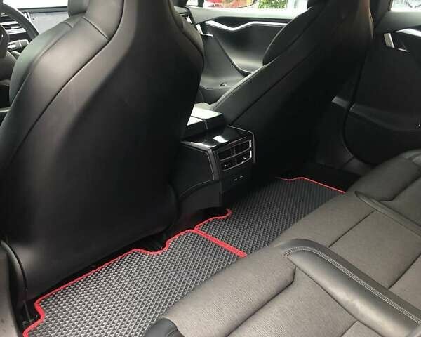 Красный Тесла Модель С, объемом двигателя 0 л и пробегом 130 тыс. км за 28999 $, фото 34 на Automoto.ua