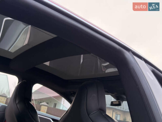 Красный Тесла Модель С, объемом двигателя 0 л и пробегом 204 тыс. км за 18300 $, фото 14 на Automoto.ua