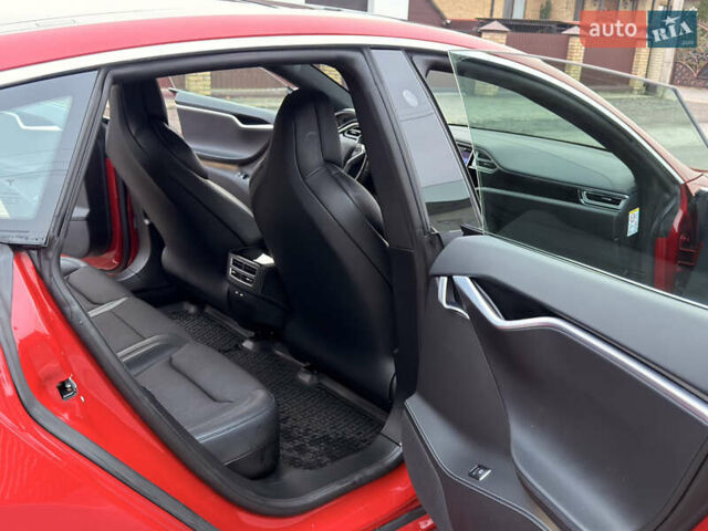 Красный Тесла Модель С, объемом двигателя 0 л и пробегом 204 тыс. км за 18300 $, фото 13 на Automoto.ua