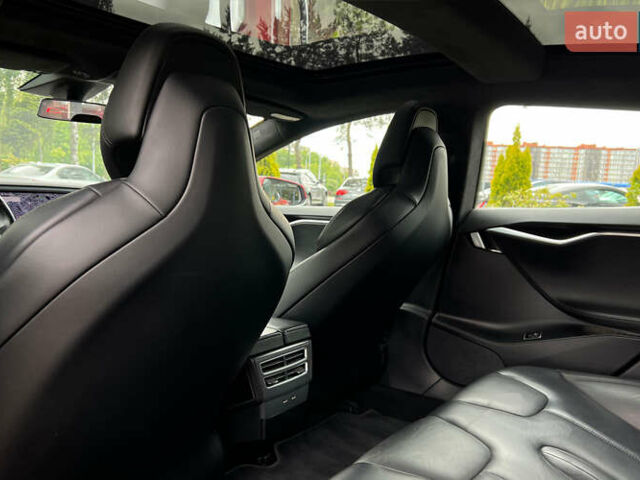 Красный Тесла Модель С, объемом двигателя 0 л и пробегом 117 тыс. км за 17990 $, фото 11 на Automoto.ua