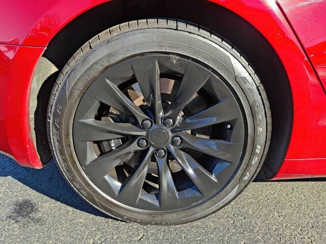 Красный Тесла Модель С, объемом двигателя 0 л и пробегом 67 тыс. км за 14000 $, фото 11 на Automoto.ua