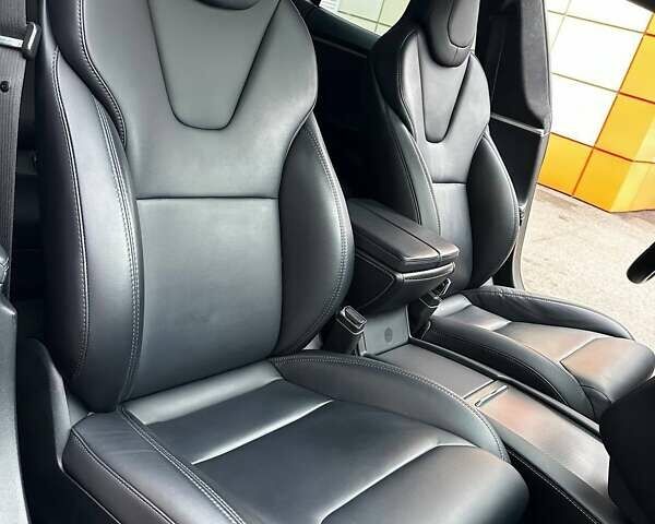 Красный Тесла Модель С, объемом двигателя 0 л и пробегом 163 тыс. км за 22000 $, фото 35 на Automoto.ua