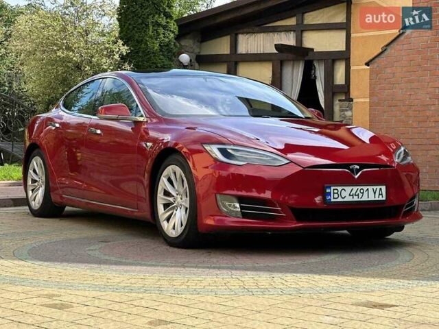 Красный Тесла Модель С, объемом двигателя 0 л и пробегом 56 тыс. км за 23500 $, фото 1 на Automoto.ua