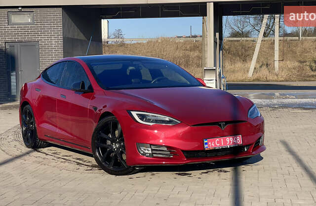 Красный Тесла Модель С, объемом двигателя 0 л и пробегом 87 тыс. км за 16350 $, фото 1 на Automoto.ua