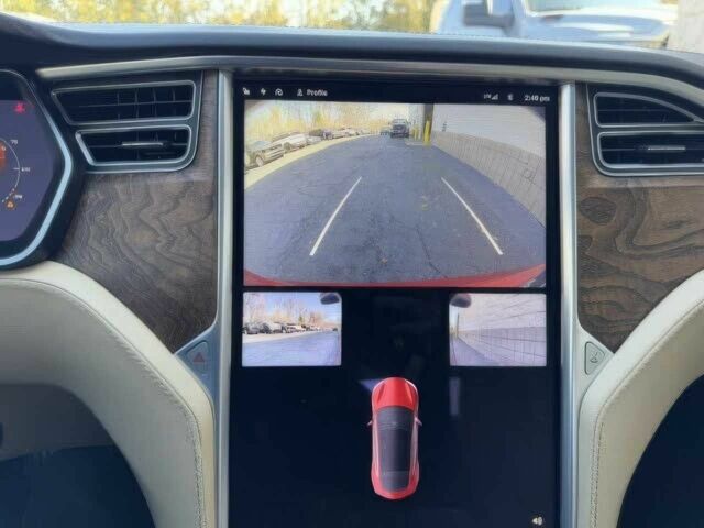 Красный Тесла Модель С, объемом двигателя 0 л и пробегом 58 тыс. км за 12000 $, фото 9 на Automoto.ua