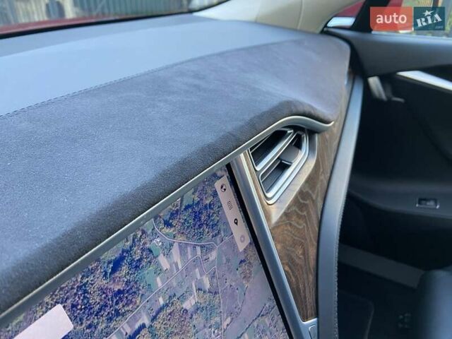 Красный Тесла Модель С, объемом двигателя 0 л и пробегом 113 тыс. км за 21800 $, фото 17 на Automoto.ua