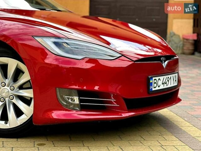 Красный Тесла Модель С, объемом двигателя 0 л и пробегом 56 тыс. км за 23500 $, фото 10 на Automoto.ua