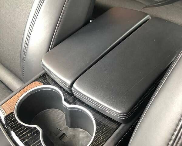 Красный Тесла Модель С, объемом двигателя 0 л и пробегом 130 тыс. км за 28999 $, фото 38 на Automoto.ua