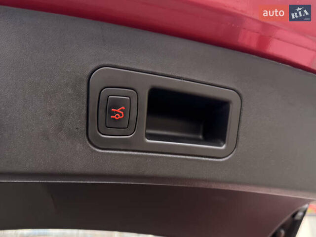 Красный Тесла Модель С, объемом двигателя 0 л и пробегом 204 тыс. км за 18300 $, фото 16 на Automoto.ua