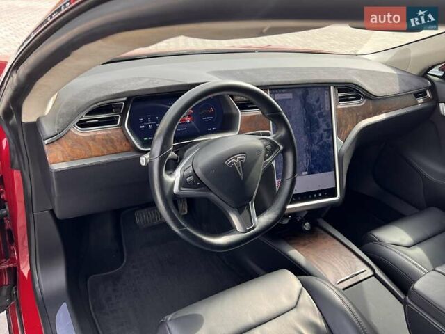 Красный Тесла Модель С, объемом двигателя 0 л и пробегом 100 тыс. км за 21500 $, фото 4 на Automoto.ua