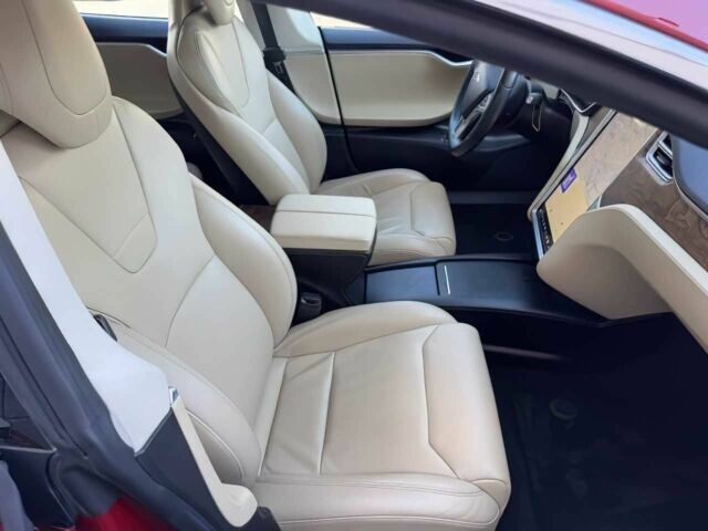 Червоний Тесла Модель С, об'ємом двигуна 0 л та пробігом 63 тис. км за 5900 $, фото 8 на Automoto.ua