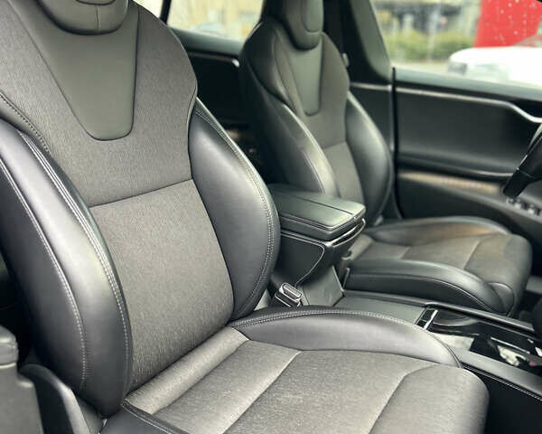 Красный Тесла Модель С, объемом двигателя 0 л и пробегом 115 тыс. км за 18999 $, фото 9 на Automoto.ua