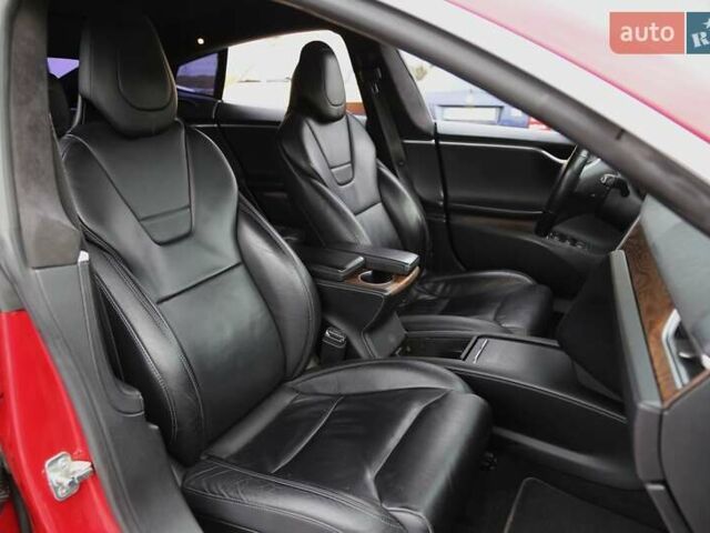 Червоний Тесла Модель С, об'ємом двигуна 0 л та пробігом 172 тис. км за 17000 $, фото 11 на Automoto.ua