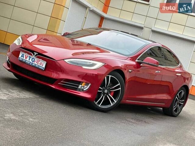 Красный Тесла Модель С, объемом двигателя 0 л и пробегом 163 тыс. км за 22000 $, фото 6 на Automoto.ua