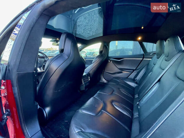 Красный Тесла Модель С, объемом двигателя 0 л и пробегом 87 тыс. км за 16350 $, фото 38 на Automoto.ua