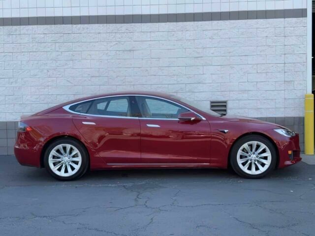 Червоний Тесла Модель С, об'ємом двигуна 0 л та пробігом 63 тис. км за 5900 $, фото 7 на Automoto.ua