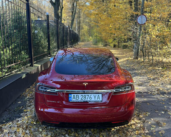 Красный Тесла Модель С, объемом двигателя 0 л и пробегом 94 тыс. км за 17900 $, фото 3 на Automoto.ua