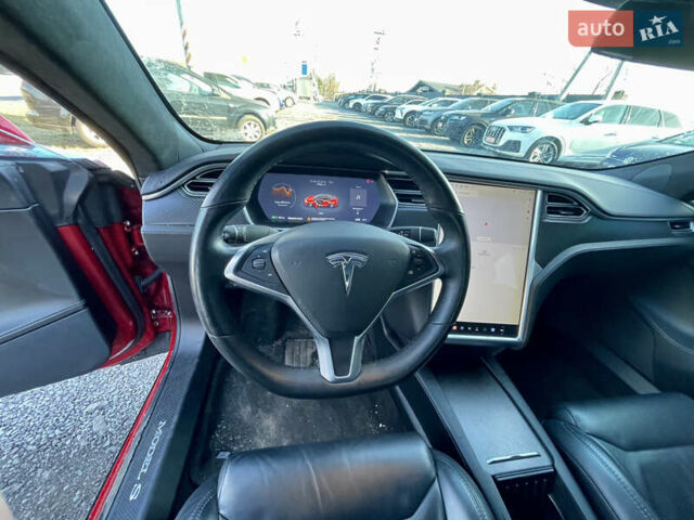 Красный Тесла Модель С, объемом двигателя 0 л и пробегом 87 тыс. км за 16350 $, фото 35 на Automoto.ua
