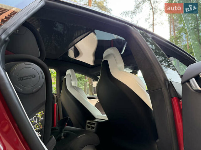 Червоний Тесла Модель С, об'ємом двигуна 0 л та пробігом 99 тис. км за 21900 $, фото 29 на Automoto.ua