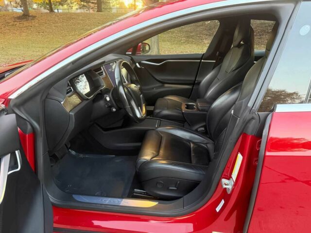 Червоний Тесла Модель С, об'ємом двигуна 0 л та пробігом 70 тис. км за 5900 $, фото 9 на Automoto.ua