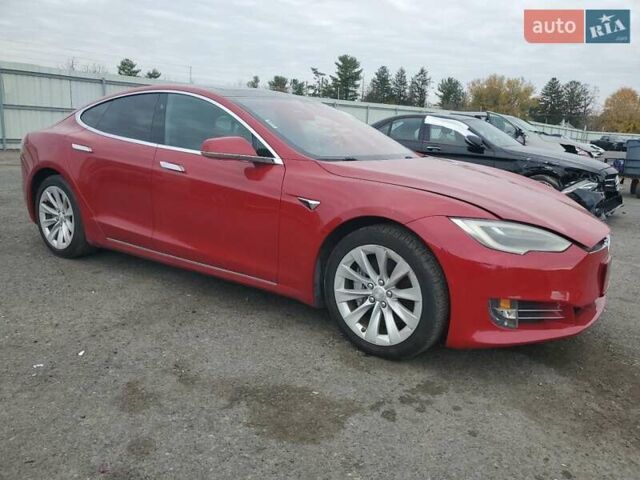 Красный Тесла Модель С, объемом двигателя 0 л и пробегом 125 тыс. км за 6800 $, фото 3 на Automoto.ua