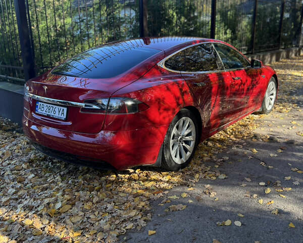 Красный Тесла Модель С, объемом двигателя 0 л и пробегом 94 тыс. км за 17900 $, фото 4 на Automoto.ua