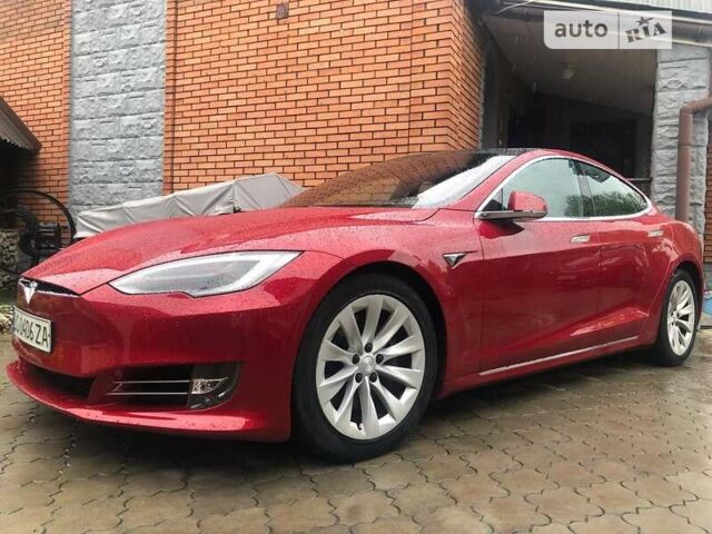 Красный Тесла Модель С, объемом двигателя 0 л и пробегом 130 тыс. км за 28999 $, фото 6 на Automoto.ua