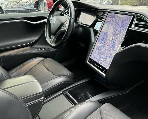 Красный Тесла Модель С, объемом двигателя 0 л и пробегом 115 тыс. км за 18999 $, фото 8 на Automoto.ua