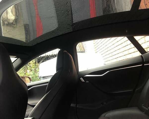 Красный Тесла Модель С, объемом двигателя 0 л и пробегом 130 тыс. км за 28999 $, фото 35 на Automoto.ua