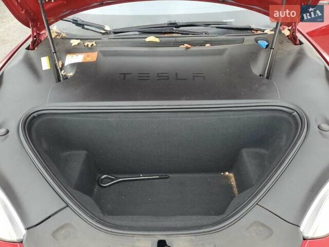 Красный Тесла Модель С, объемом двигателя 0 л и пробегом 125 тыс. км за 6800 $, фото 10 на Automoto.ua