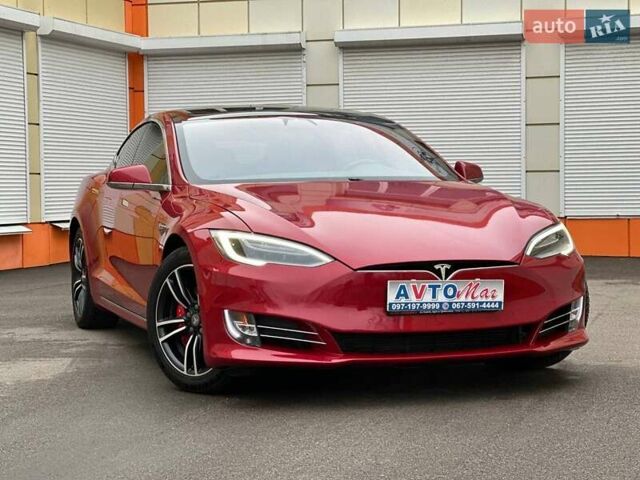 Красный Тесла Модель С, объемом двигателя 0 л и пробегом 163 тыс. км за 22000 $, фото 1 на Automoto.ua