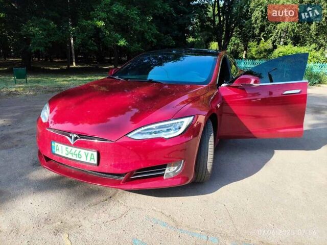 Красный Тесла Модель С, объемом двигателя 0 л и пробегом 63 тыс. км за 28000 $, фото 2 на Automoto.ua