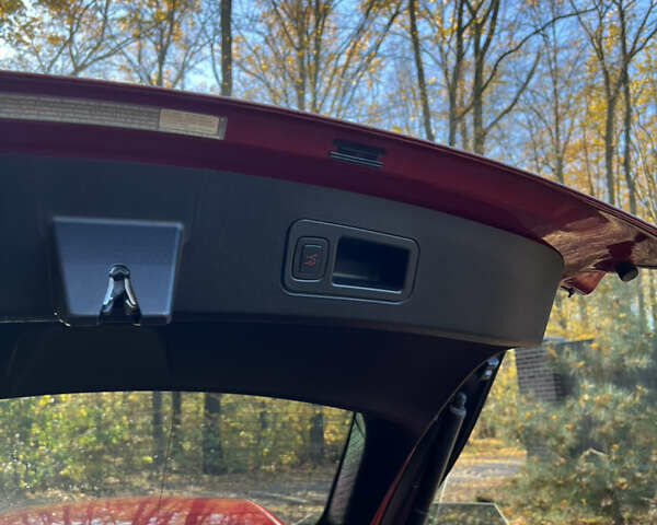 Красный Тесла Модель С, объемом двигателя 0 л и пробегом 94 тыс. км за 17900 $, фото 13 на Automoto.ua