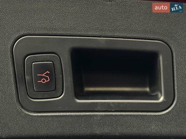 Червоний Тесла Модель С, об'ємом двигуна 0 л та пробігом 147 тис. км за 26500 $, фото 47 на Automoto.ua