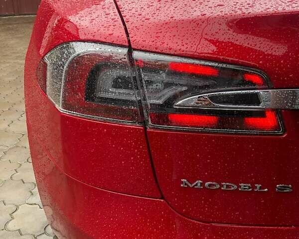 Красный Тесла Модель С, объемом двигателя 0 л и пробегом 130 тыс. км за 28999 $, фото 14 на Automoto.ua