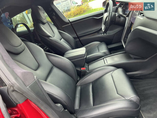 Красный Тесла Модель С, объемом двигателя 0 л и пробегом 98 тыс. км за 29000 $, фото 22 на Automoto.ua